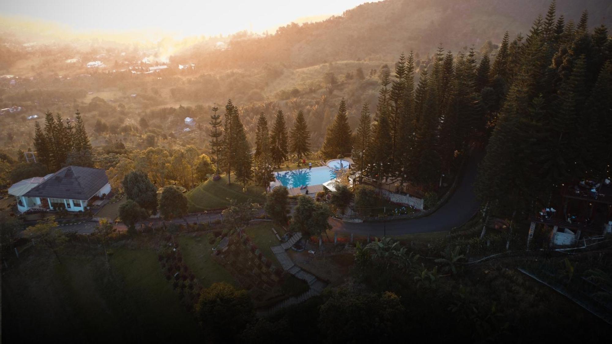 Damar Langit Resort Кисаруа Екстериор снимка