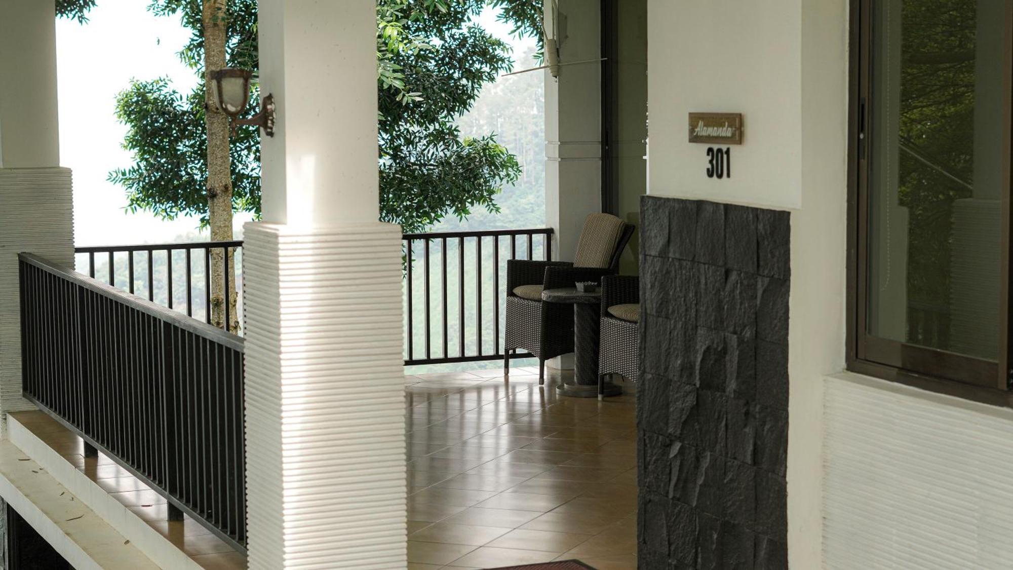 Damar Langit Resort Кисаруа Екстериор снимка